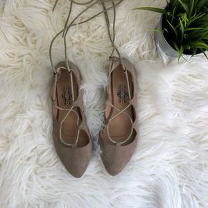 Charles Albert Lace Up Pointy toe ballet flats